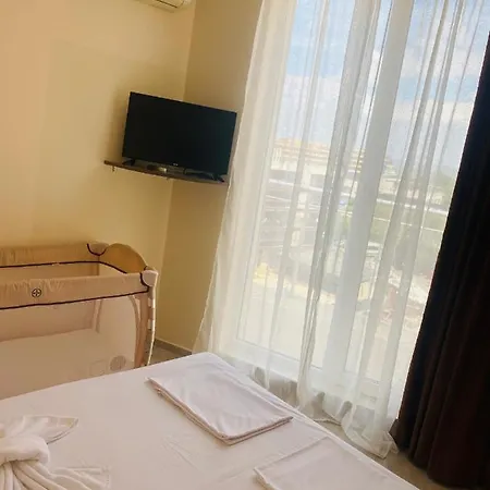 Golden Sea View 2 Апартамент *