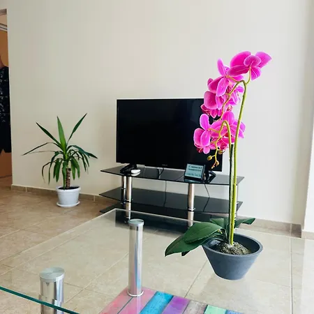 Апартамент Golden Sea View 2 *