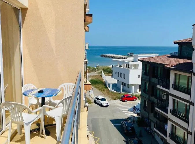 Golden Sea View 2 Apartment